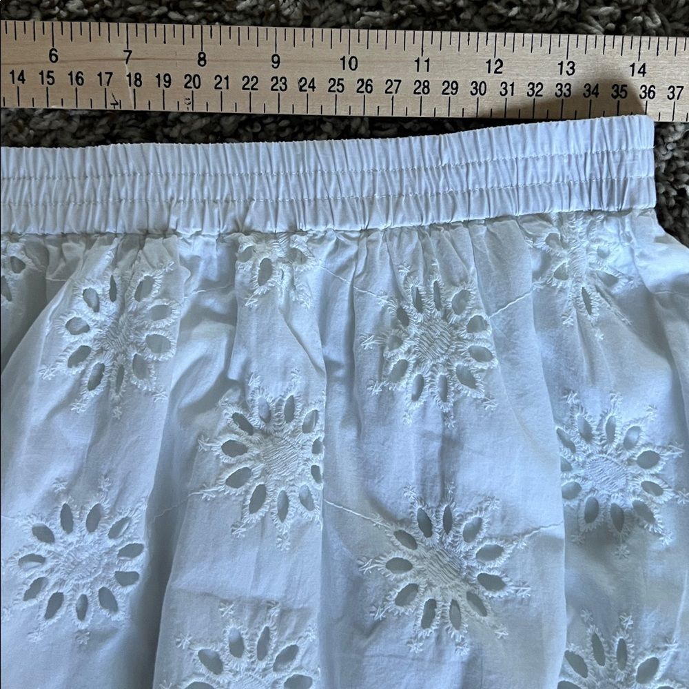 J.Crew Elegant White Eyelet Skirt With Pockets Fully Lined Cotton  in Size S - Picture 6 of 9